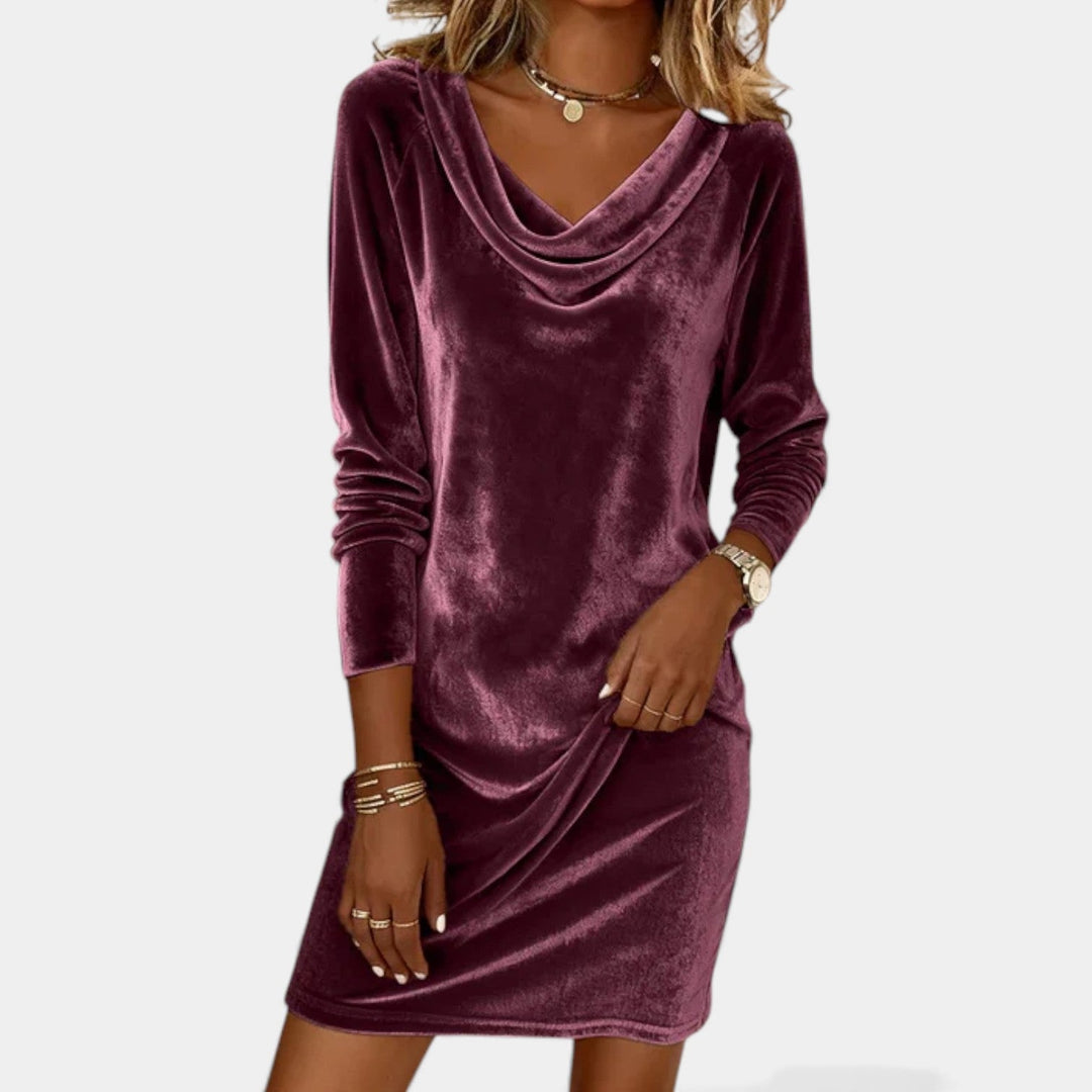 Frosina – Baršunasta haljina s drapiranim ovratnikom