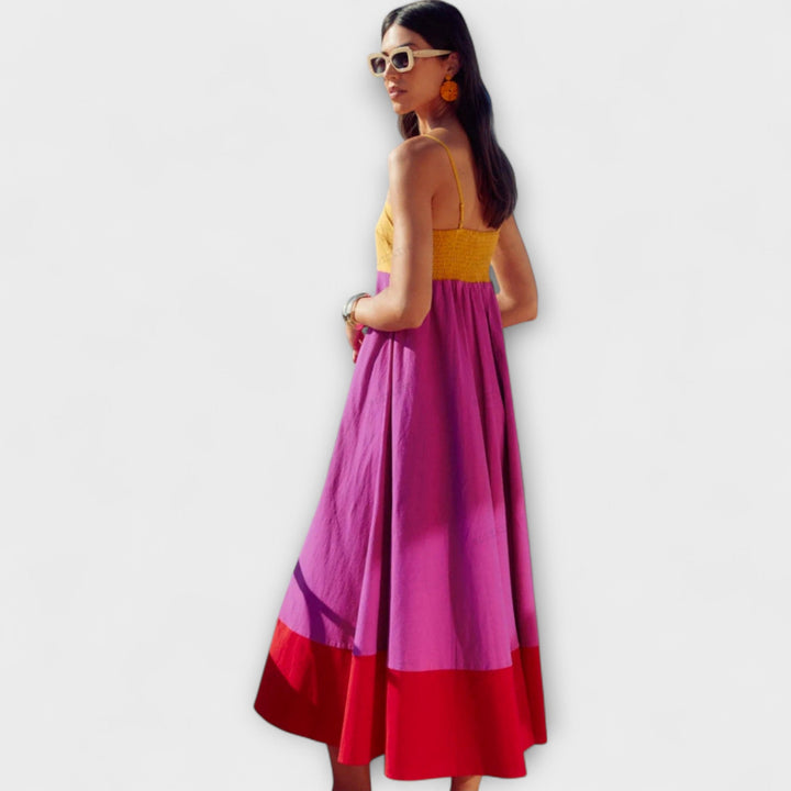 Haljina s naramenicama u color block stilu