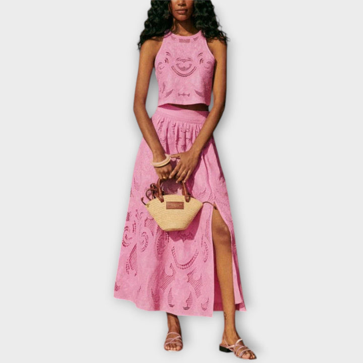 Milla - Osupljiv čipkast komplet s izrezom