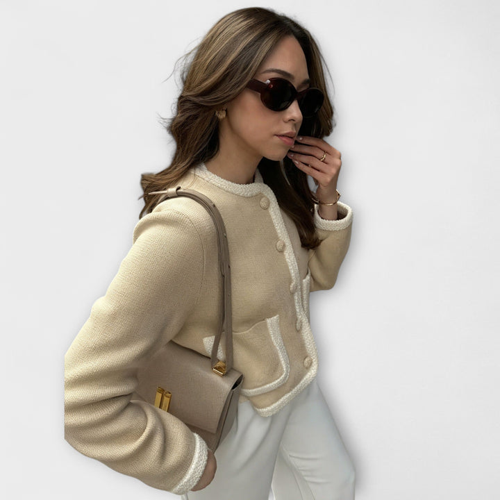 Klasični pulover s ukrasnim džepovima