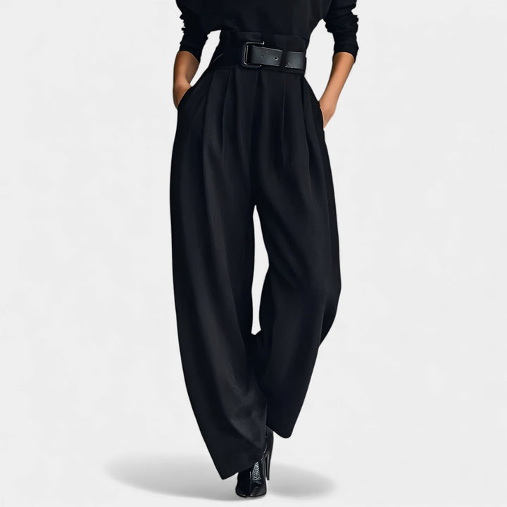 Maria – Set s rolkom i ravnim hlačama