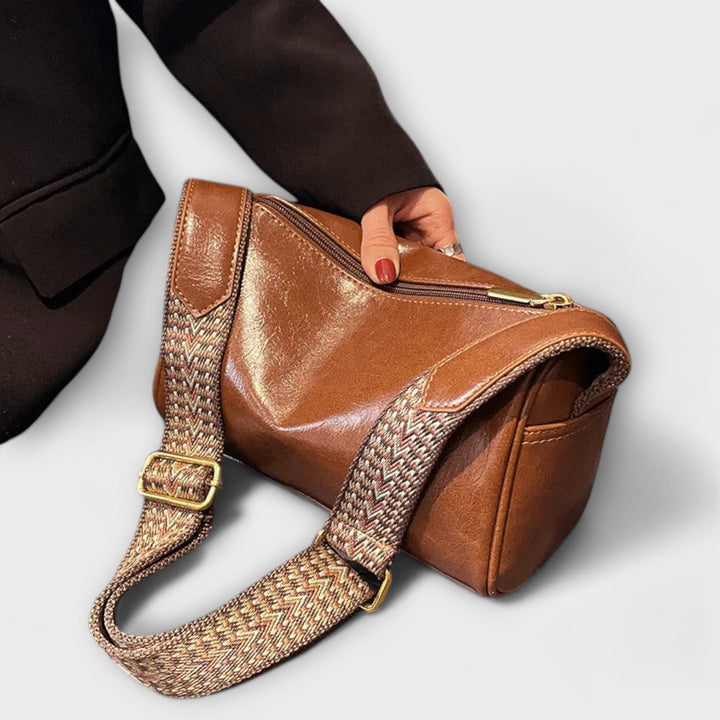 Cécile. - Vintage torbica preko ramena