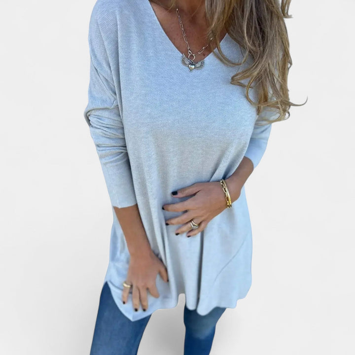 Leontýna – Opuštena pletena tunika s V-izrezom