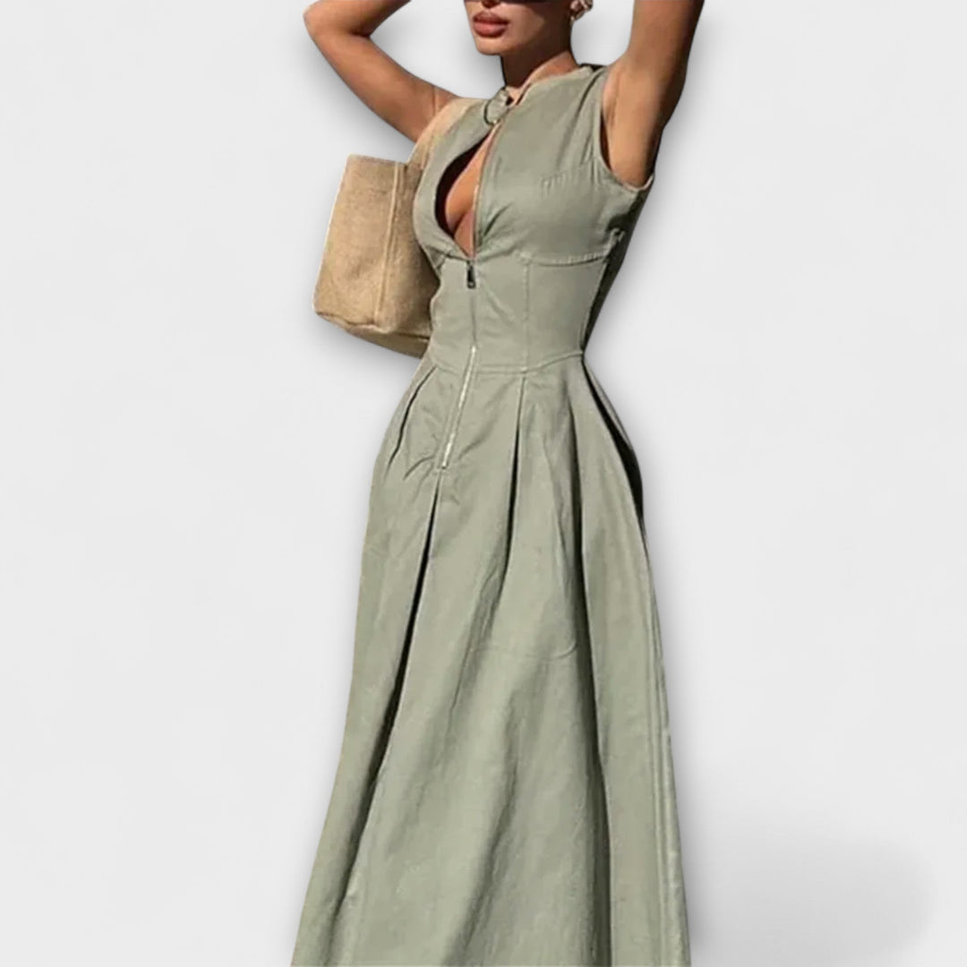 Kratka haljina bez rukava s plisiranjem i uskim krojem midi