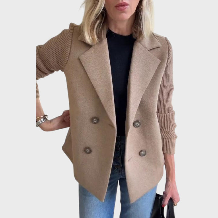 Emma - Elegantan blazer s pletenicama na rukavima