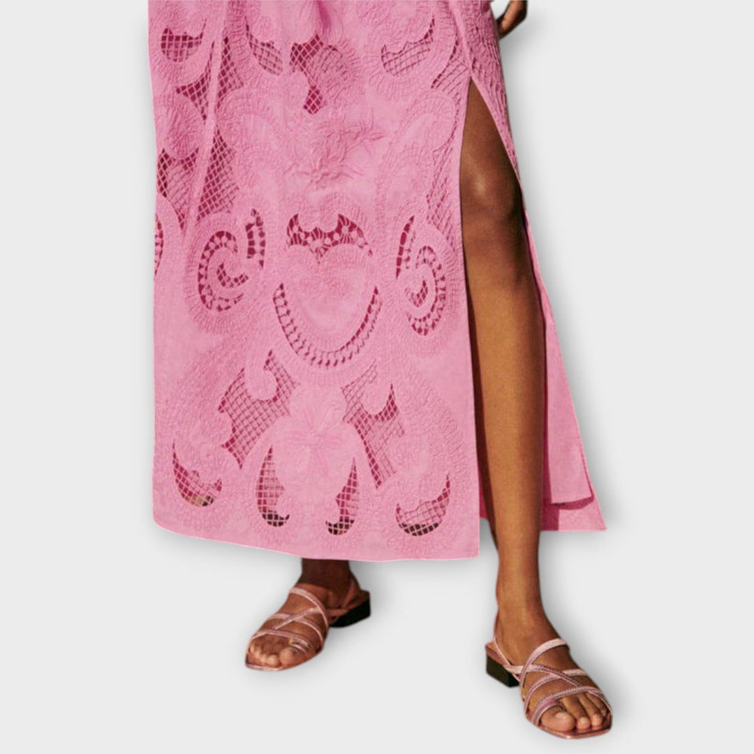 Milla - Osupljiv čipkast komplet s izrezom