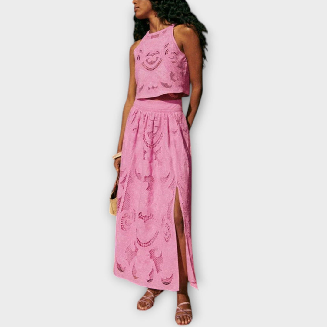 Milla - Osupljiv čipkast komplet s izrezom