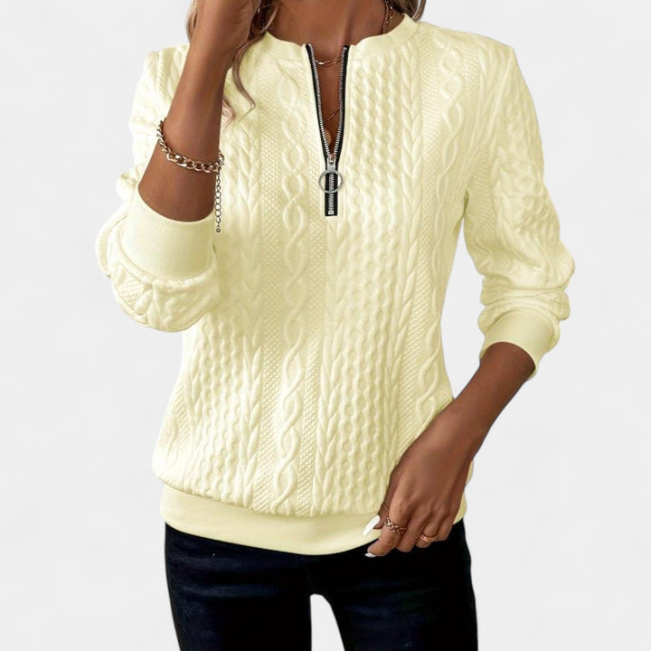 Kaja – Pulover s patentnim zatvaračem za suvremen izgled