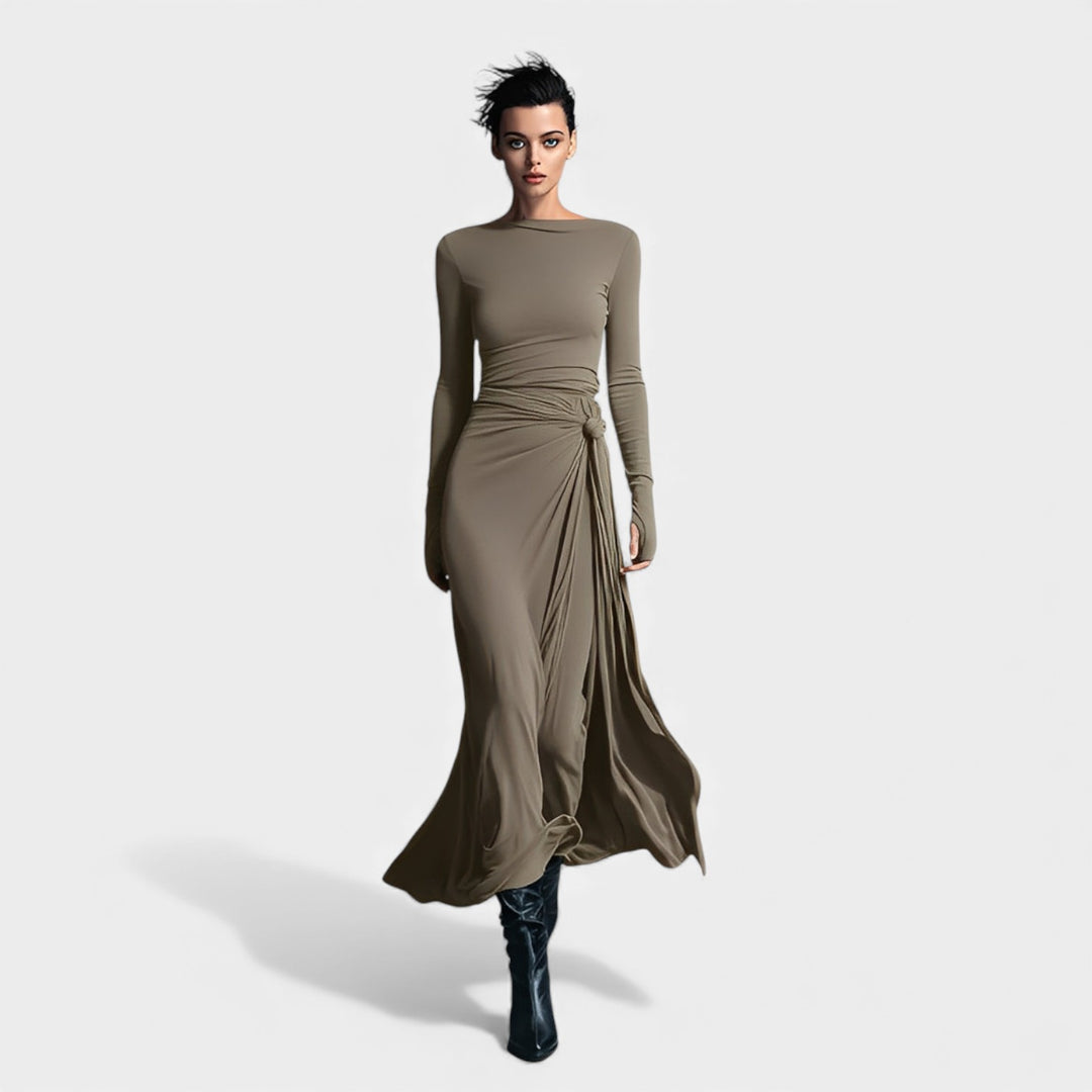 Anna – Elegantna haljina s bočnim čvorom i suptilnim sjajem