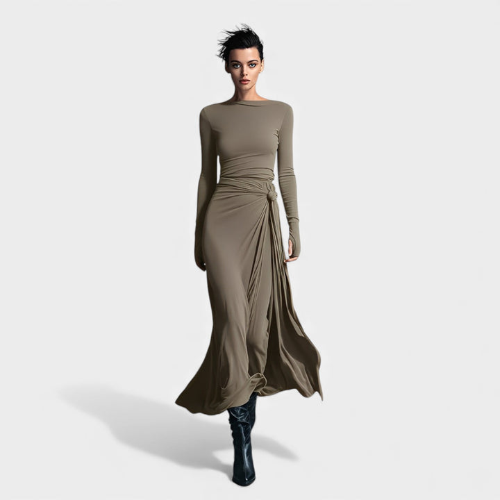 Anna – Elegantna haljina s bočnim čvorom i suptilnim sjajem